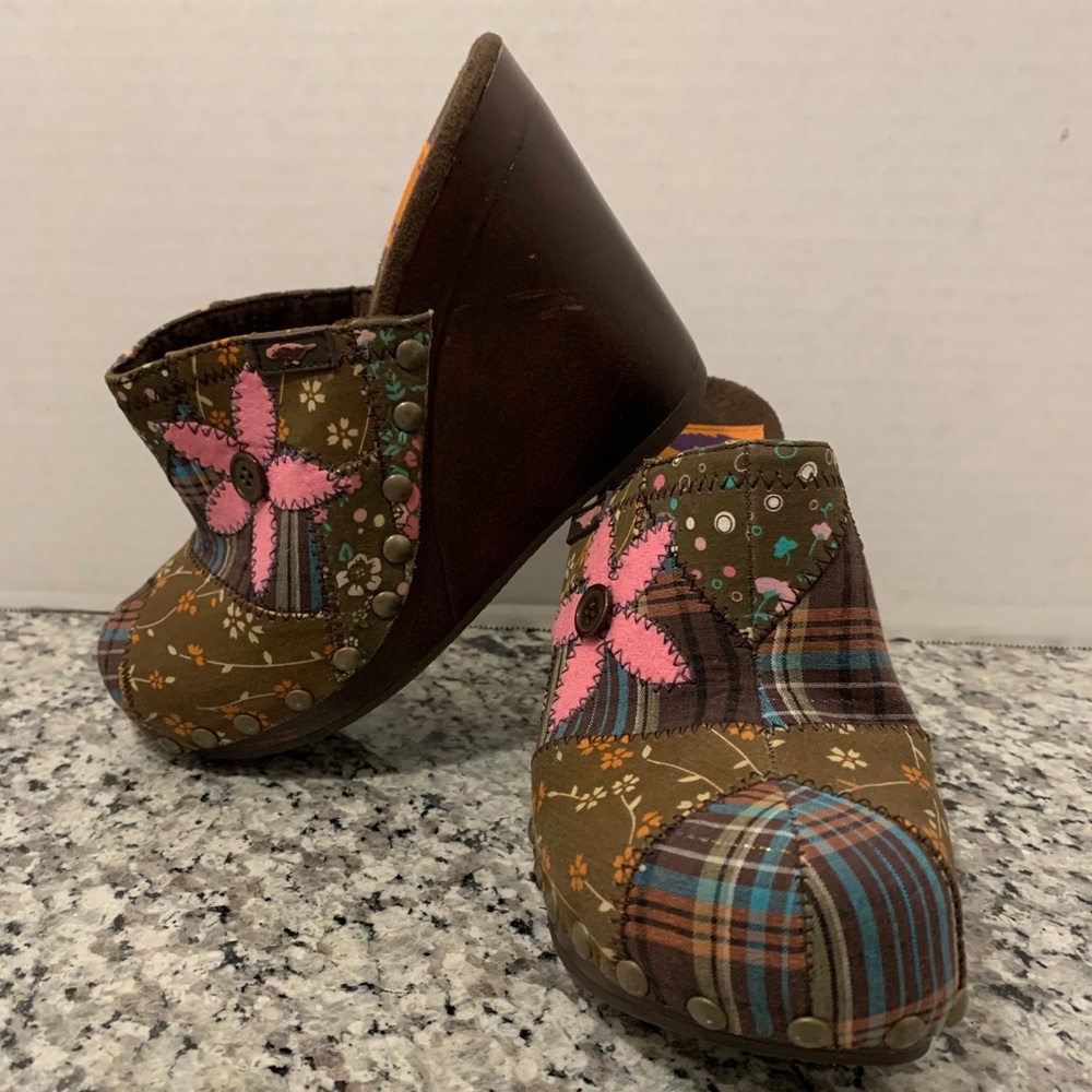 Rocket Dog Clogs Size 7